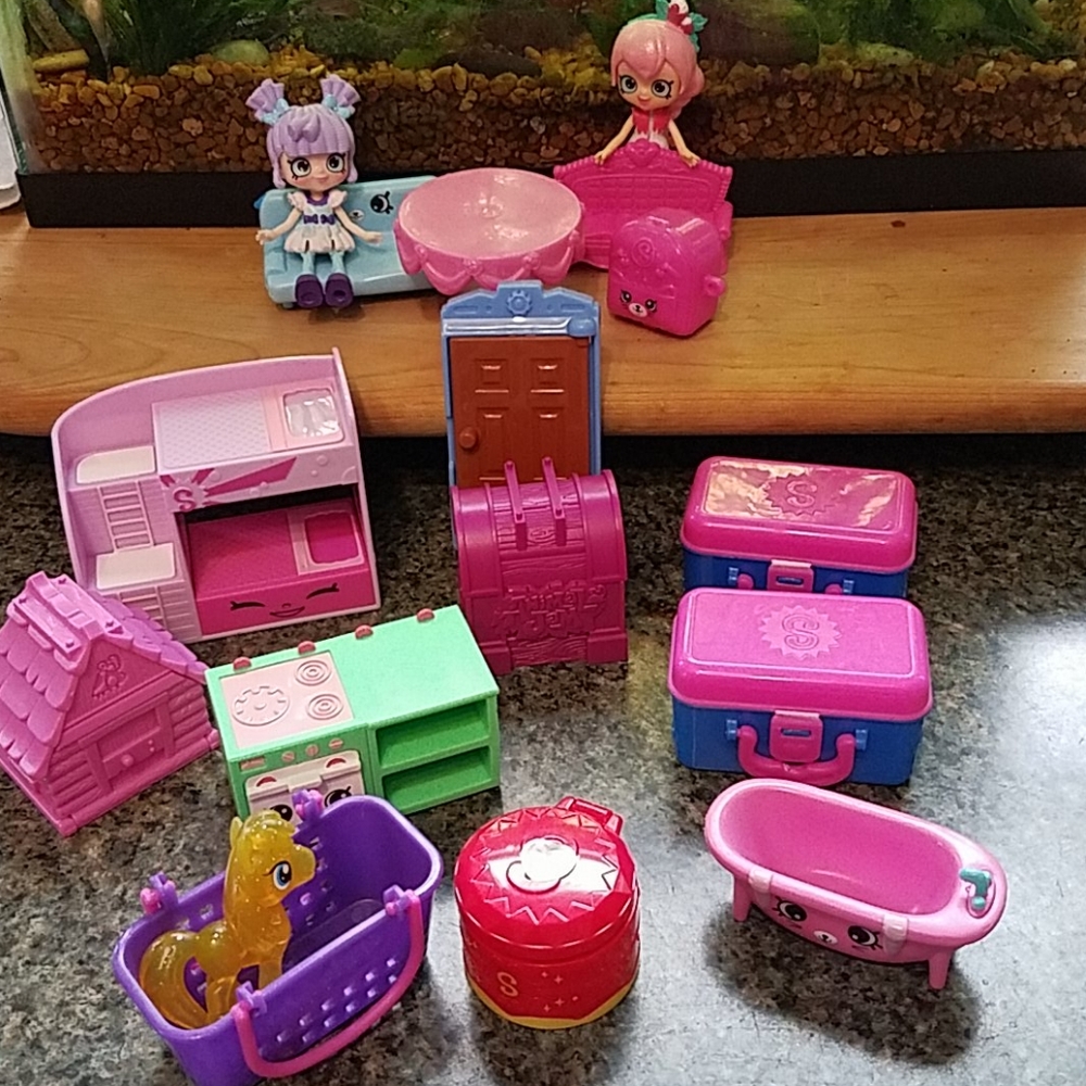 Miniature Doll & Furniture   Moose